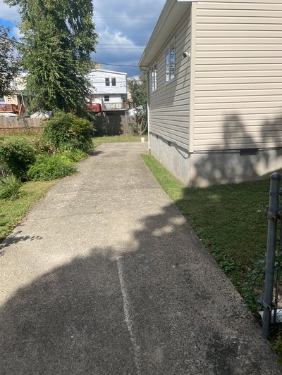 70 x 8 Driveway in Baltimore, Maryland