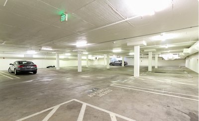 10 x 20 Parking Garage in Los Angeles, California