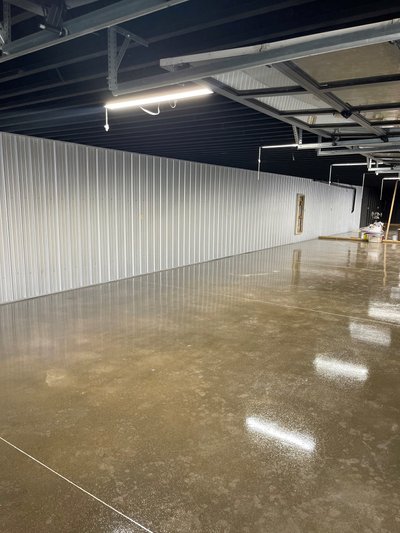 20 x 11 Warehouse in Greenwood, Indiana