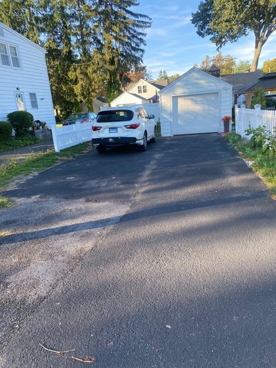 Small 10×20 Driveway in Stratford, Connecticut