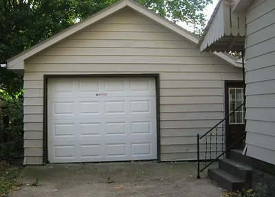 20 x 10 Garage in Akron, Ohio