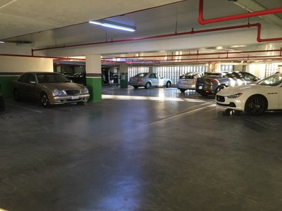verified review of 20 x 10 Garage in Santa Monica, California