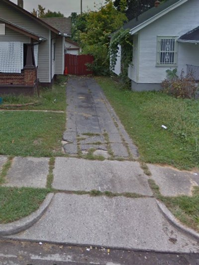 20 x 10 Driveway in Dayton, Ohio near 1501 Abell Ave, Dayton, OH 45417, United States