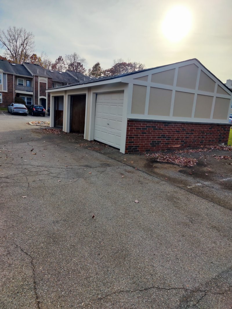 Garage in Dearborn, Michigan 0