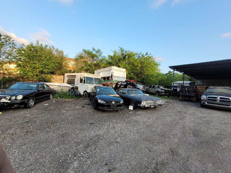Neighbor Vehicle Storage monthly parking in San Antonio, Texas