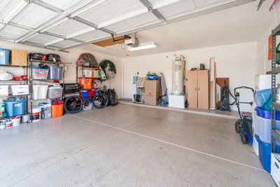 20 x 35 Garage in Canoga Park, California