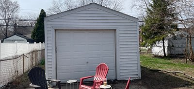 Small 15×20 Garage in Inkster, Michigan
