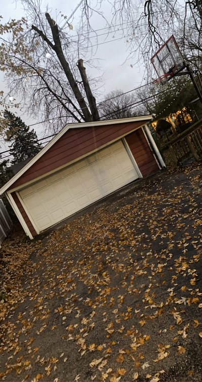Small 10×20 Garage in Hillside, Illinois