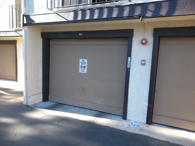 Medium 10×25 Garage in Palo Alto, California