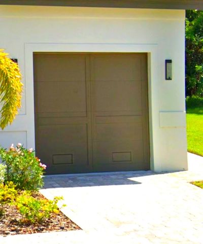 25 x 10 Garage in Clearwater, Florida near 5222 Tech Data Dr, Clearwater, FL 33760, United States