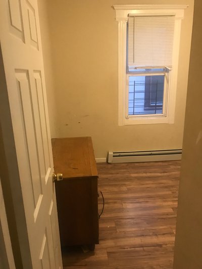 Small 15×15 Bedroom in Newark, New Jersey