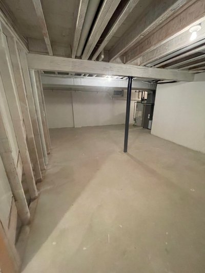 10 x 10 Basement in Toms River, New Jersey