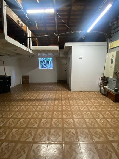 19×19 self storage unit at 1802 Parkwood Dr San Mateo, California