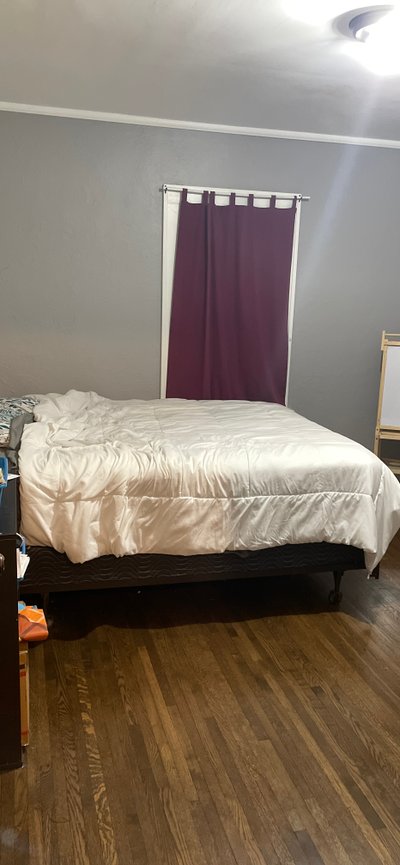 Small 10×10 Bedroom in Gurnee, Illinois