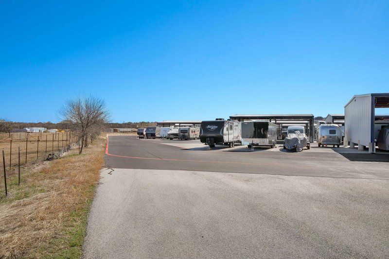 Neighbor Vehicle Storage vehicle storage in Shawnee, Kansas
