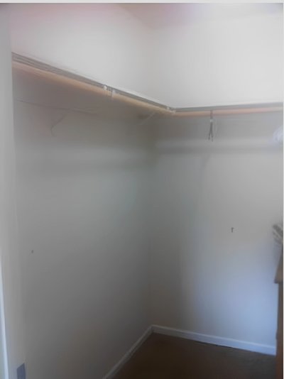 17 x 5 Closet in Jersey City, New Jersey