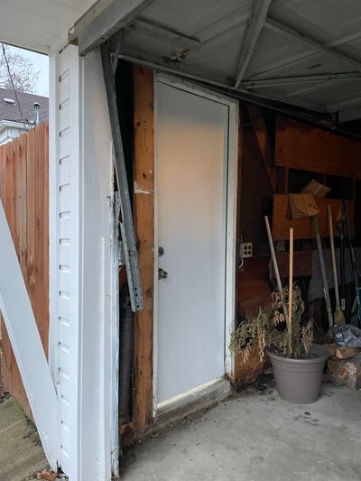 Small 5×10 Garage in Detroit, Michigan
