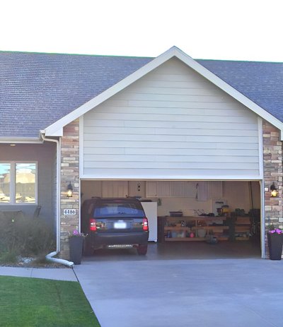 20 x 10 Garage in Clive, Iowa