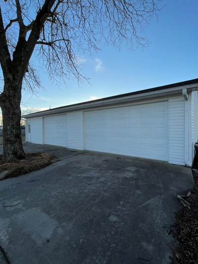Medium 10×20 Garage in Falkville, Alabama