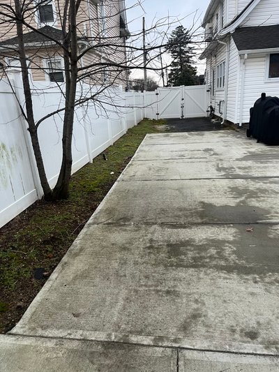 50 x 10 Driveway in Roosevelt, New York