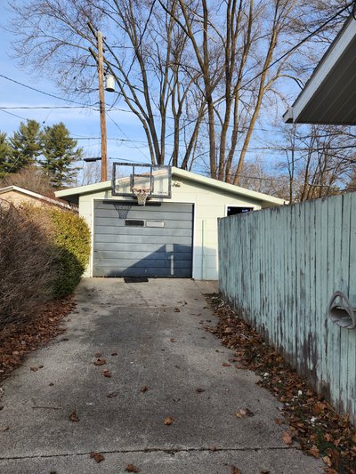 12 x 20 Garage in Midland, Michigan near [object Object]