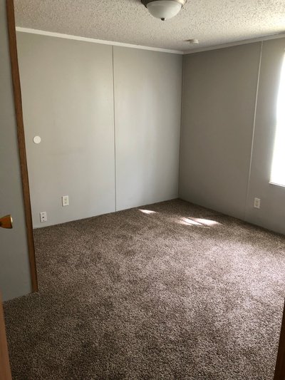 10 x 9 Bedroom in Lawrence, Kansas