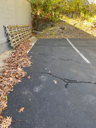 Small 5×25 Parking Lot in West Haven, Connecticut