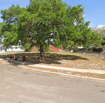 40 x 10 Unpaved Lot in Fort Myers, Florida