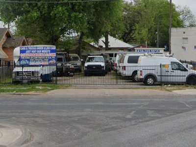 Medium 10×30 Parking Lot in San Antonio, Texas