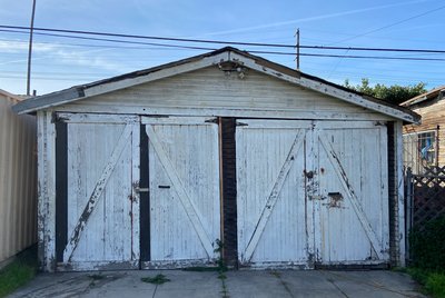 Small 10×20 Garage in Los Angeles, California