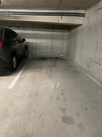 10 x 18 Parking Garage in Seattle, Washington