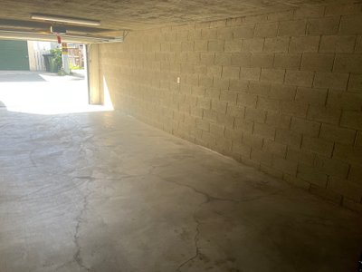 32 x 12 Parking Garage in Los Angeles, California near [object Object]