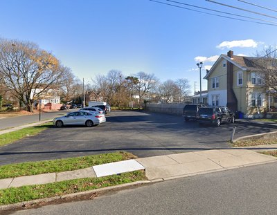 Small 10×20 Parking Lot in Brookhaven, Pennsylvania