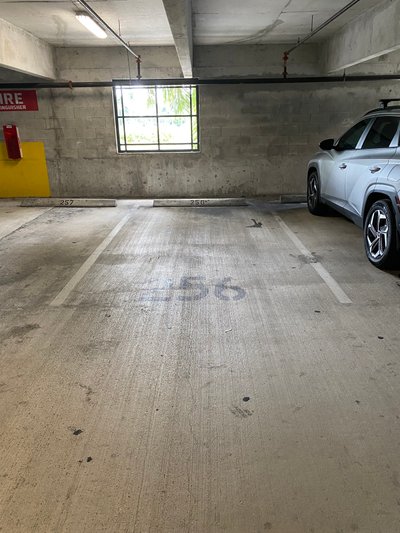 10 x 20 Parking Garage in Doral, Florida near [object Object]