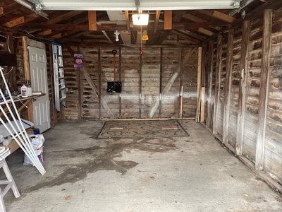 Small 10×20 Garage in Roseville, Michigan