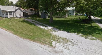 30 x 50 Unpaved Lot in Taylorville, Illinois near [object Object]