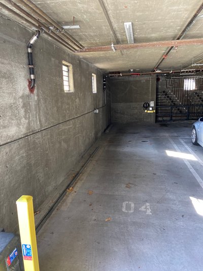 10 x 20 Parking Garage in Los Angeles, California near 10822 Otsego St, North Hollywood, CA 91601-3956, United States