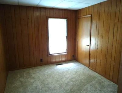 Small 10×10 Bedroom in Council Bluffs, Iowa