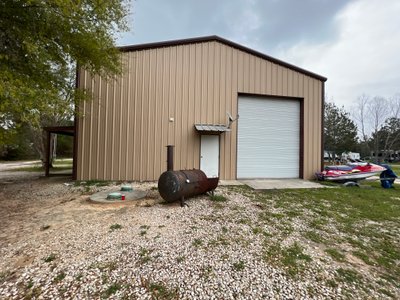 Large 40×40 Warehouse in Conroe, Texas