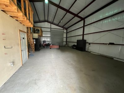 Large 40×40 Warehouse in Conroe, Texas