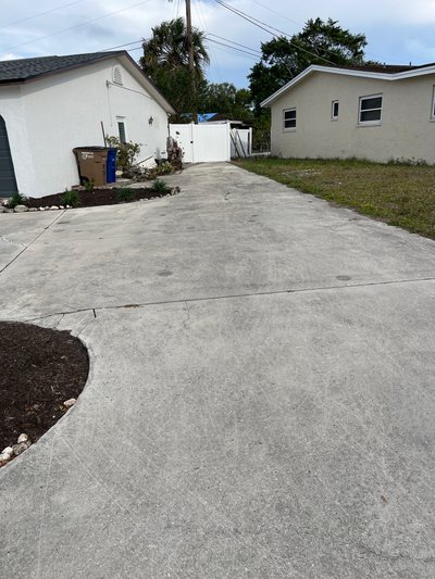 50 x 13 Driveway in Fort Myers, Florida