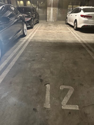 Medium 10×30 Parking Garage in Los Angeles, California