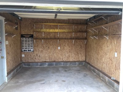11 x 11 Garage in Des Moines, Iowa near [object Object]
