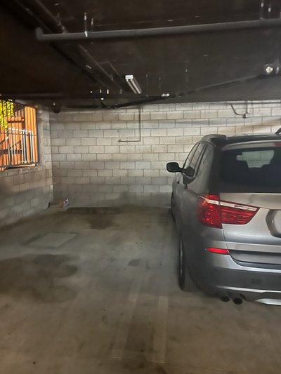 30 x 10 Parking Garage in Los Angeles, California near [object Object]