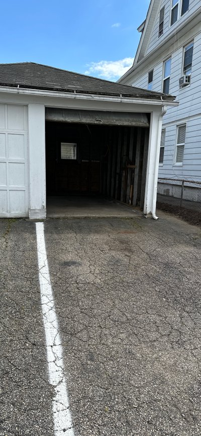 Small 5×15 Garage in Bridgeport, Connecticut