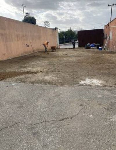 30×10 Unpaved Lot in Commerce, California