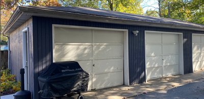 Medium 10×20 Garage in Waukegan, Illinois