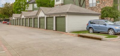 Medium 10×20 Garage in Dallas, Texas