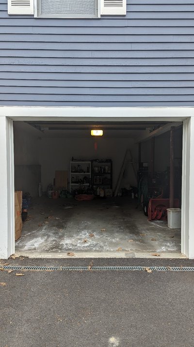 20×10 Garage in Waltham, Massachusetts