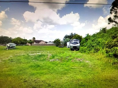 25 x 20 Unpaved Lot in Port St. Lucie, Florida near [object Object]
